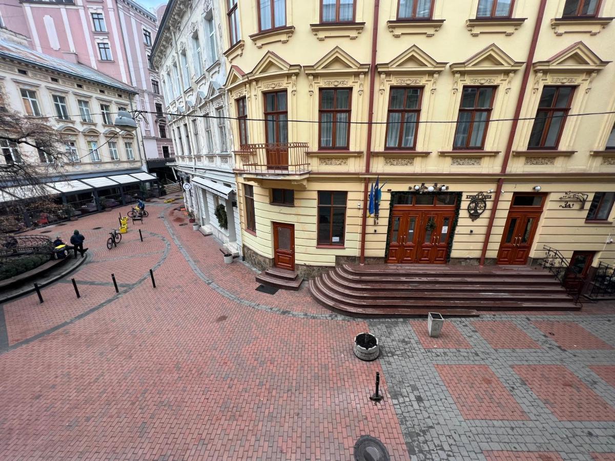 Апартаменти В Самому Центрі Львова В Проїзді Крива Липа Esterno foto