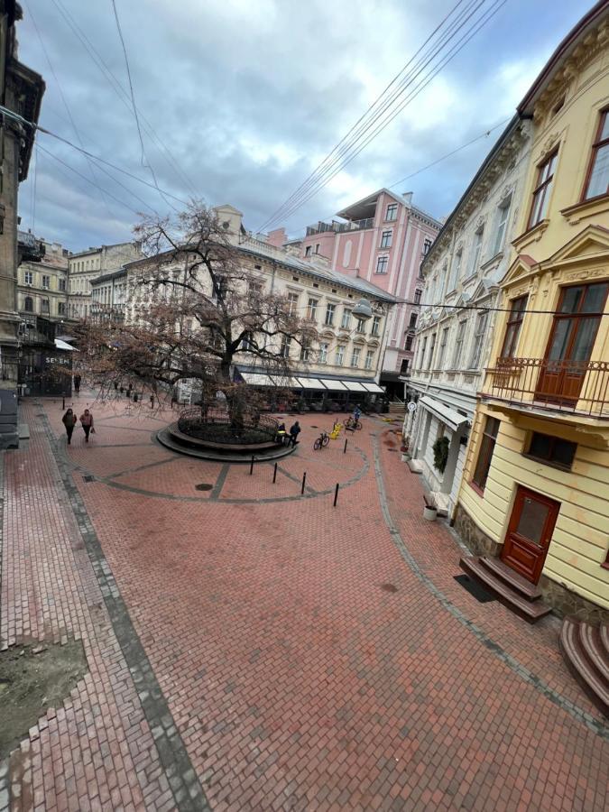 Апартаменти В Самому Центрі Львова В Проїзді Крива Липа Esterno foto